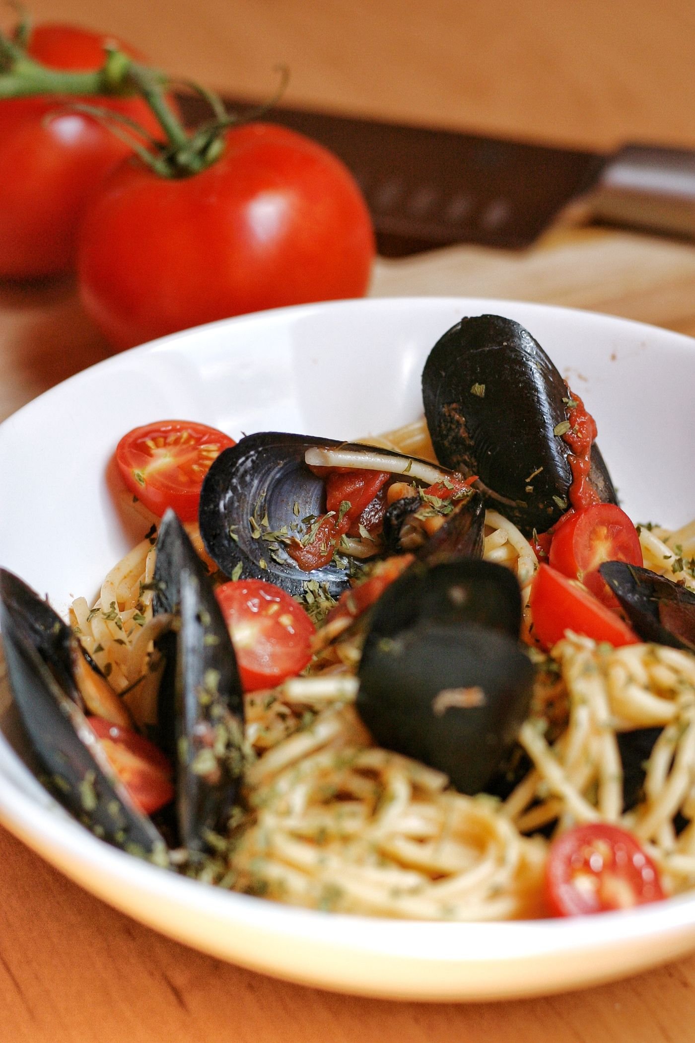 Mussels Pasta with Cherry Tomatoes