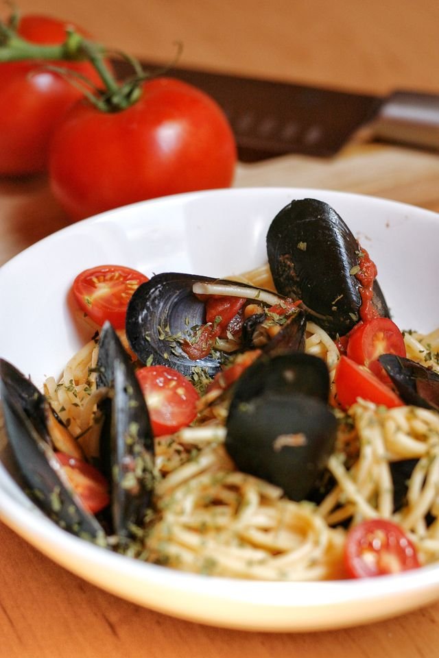 Mussels Pasta with Cherry Tomatoes