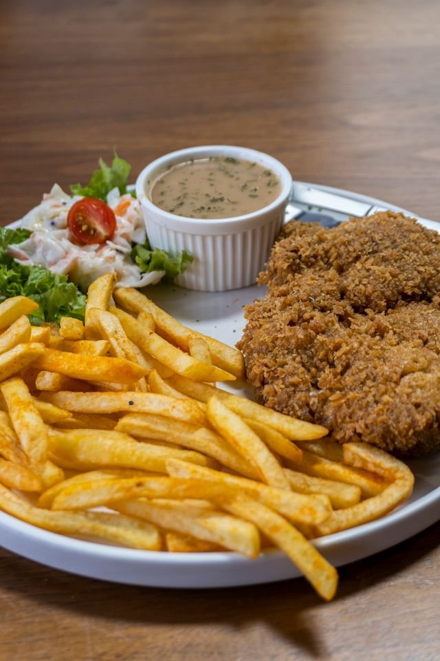 Golden Fried Chicken Cutlets with Gravy