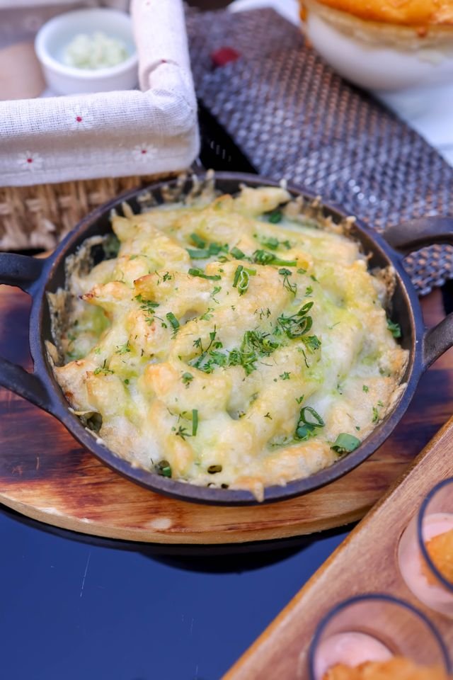 Herb Crusted Cast Iron Mac and Cheese