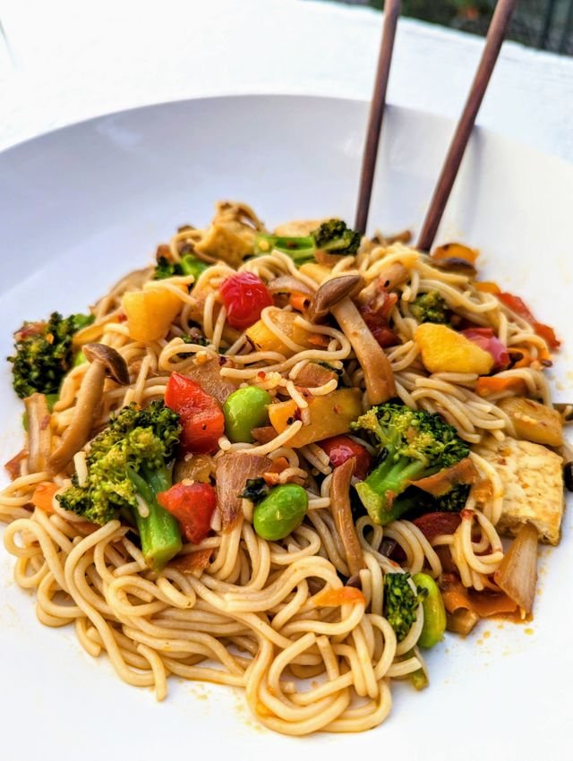 Broccoli Pepper Stir-Fry Noodles