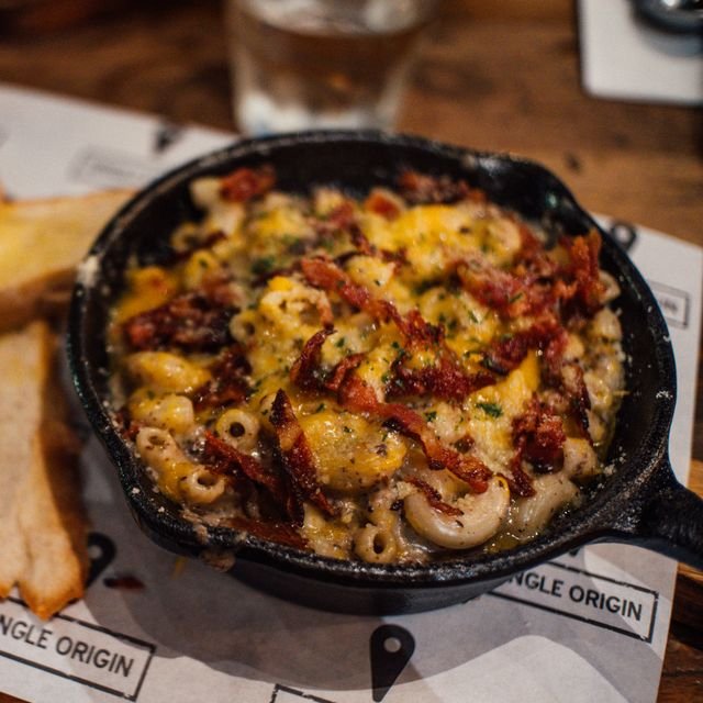 Bacon Crumble Skillet Macaroni