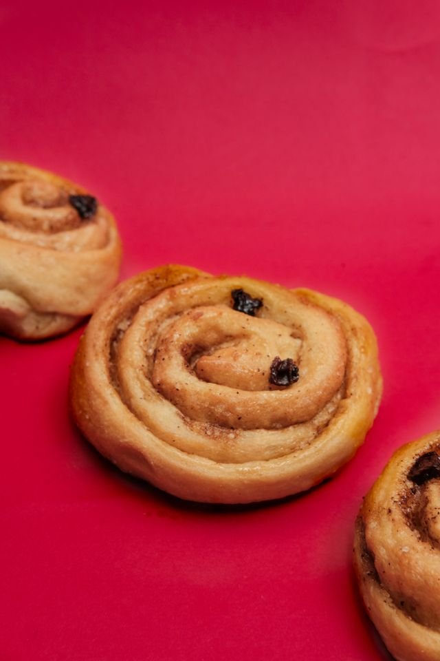 Cinnamon Raisin Swirl Buns
