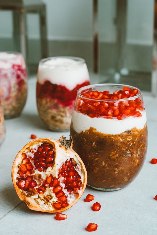 Pomegranate Overnight Oats