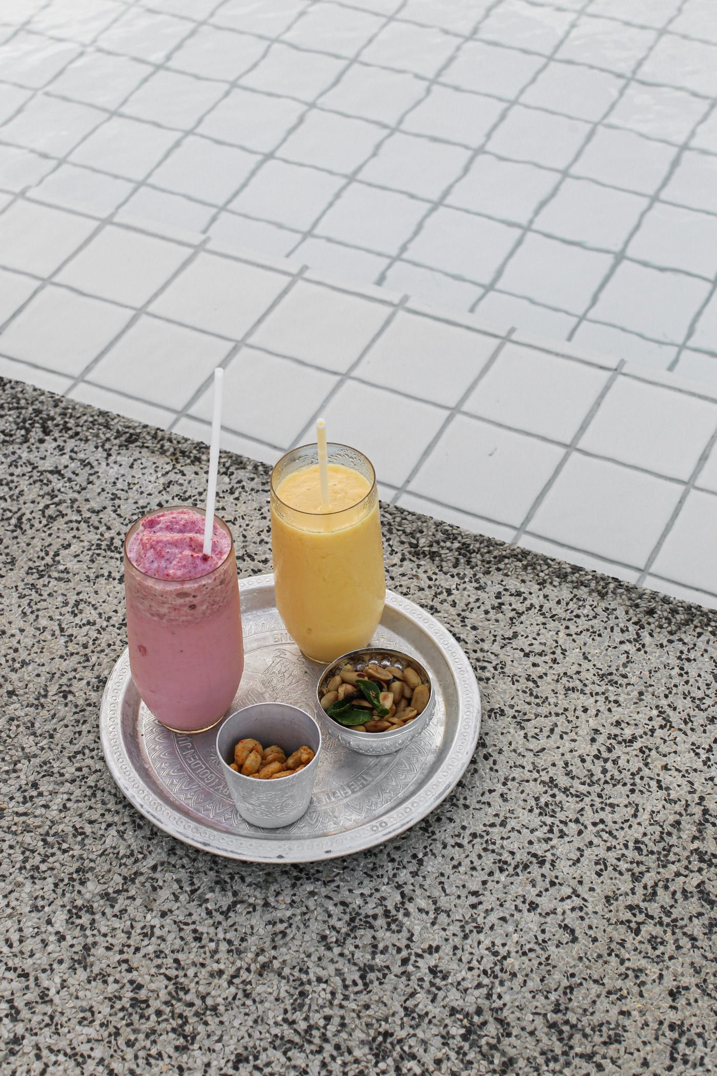 Mango Berry Breakfast Smoothies