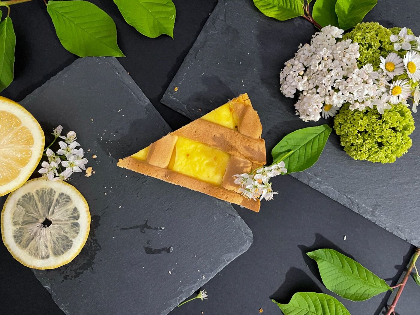 Lemon Tart with Flowers